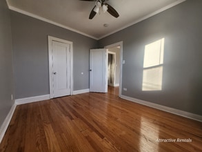 652 E 81st St in Chicago, IL - Foto de edificio - Building Photo