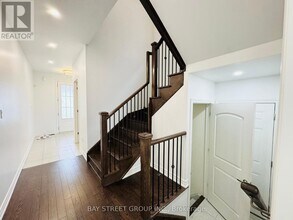 363 Silk Twist Dr in East Gwillimbury, ON - Building Photo - Building Photo