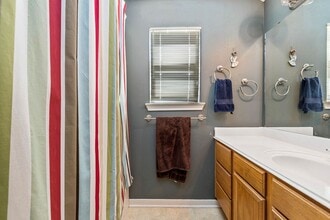 SUBLEASE AVAILABLE IMMEDIATELY THROUGH JULY 2026!  Charming 3 Bed, 2 Bath in Central Location! in College Station, TX - Building Photo - Building Photo