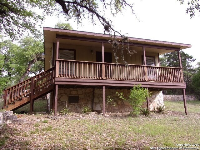224 Oriole Trail in Canyon Lake, TX - Building Photo