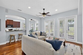 410 Manns Harbor Dr in Apollo Beach, FL - Foto de edificio - Building Photo