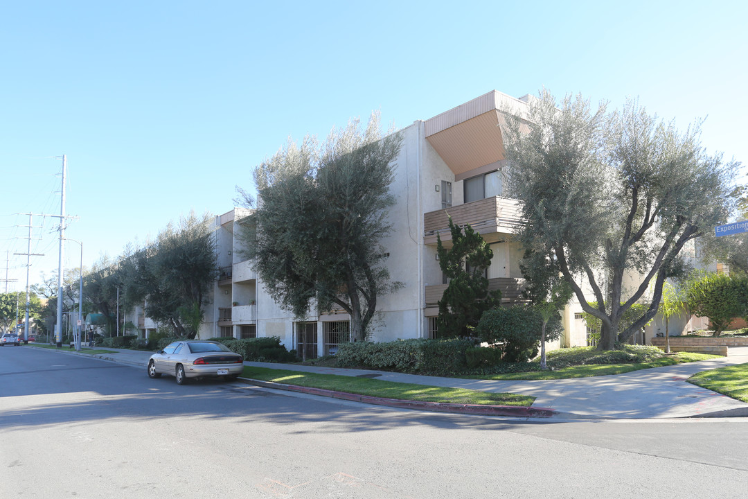 The Carseka in Los Angeles, CA - Foto de edificio