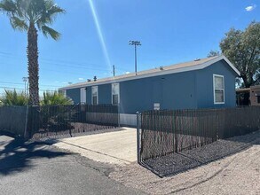 38 W Prince Rd in Tucson, AZ - Building Photo - Building Photo