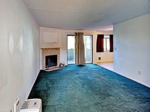 2020 Grant Ave S-Unit -Apt A104 in Renton, WA - Building Photo - Building Photo