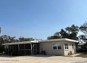 335 S Brevard Ave in Cocoa Beach, FL - Building Photo - Building Photo