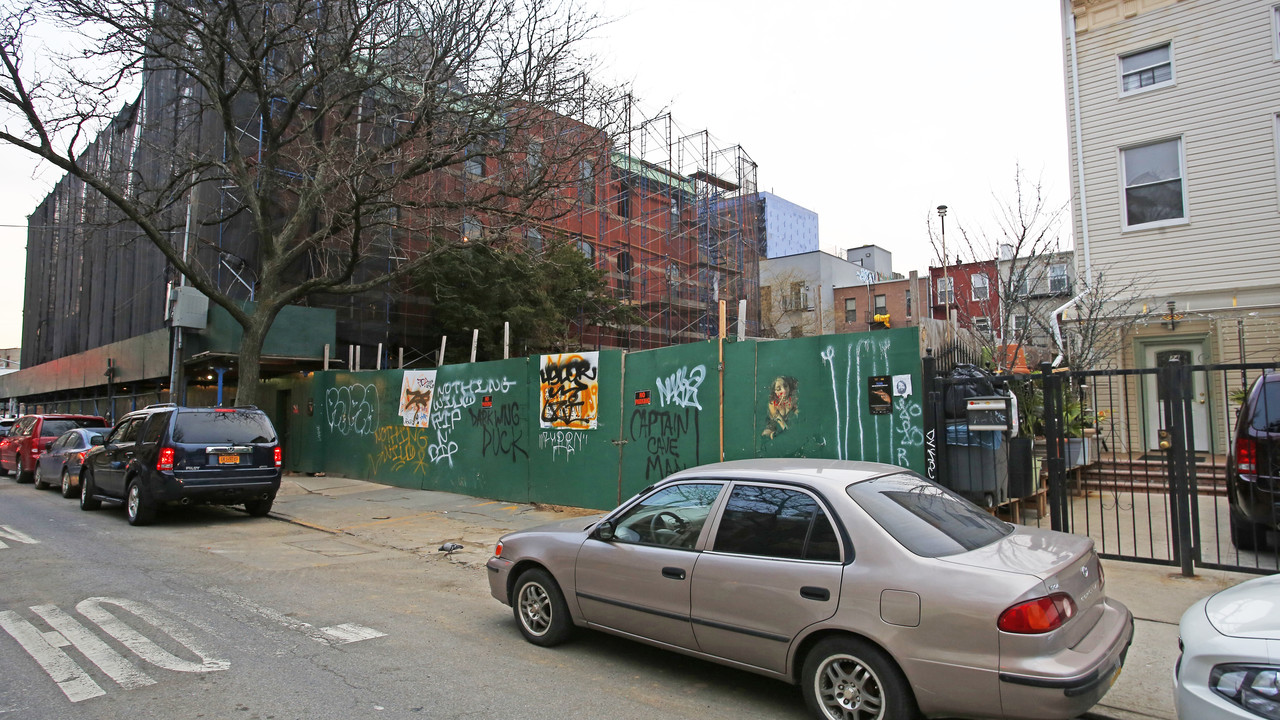 28 Jefferson St in Brooklyn, NY - Building Photo