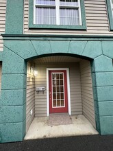 65 Tiara Ct in Blakely, PA - Foto de edificio - Building Photo