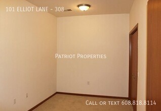 101 Elliott Ln, Unit 308 in Oregon, WI - Building Photo - Building Photo