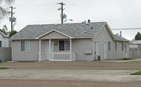 119 E Sherman Ave in Nampa, ID - Foto de edificio - Building Photo