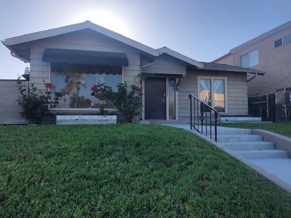 3806 Mississippi St in San Diego, CA - Building Photo