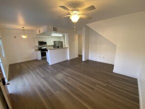 7701 W Robindale Rd in Las Vegas, NV - Building Photo - Building Photo