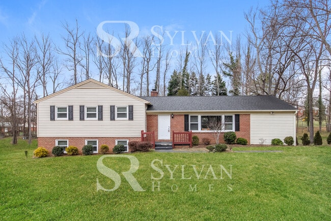 5426 Garden Lake Dr in Greensboro, NC - Building Photo - Building Photo