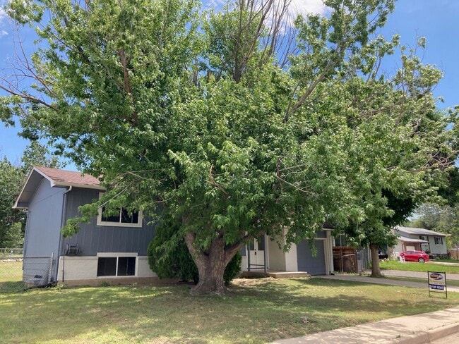 7310 Colonial Ct in Fountain, CO - Building Photo - Building Photo