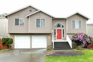 3710 232nd St Ct E in Spanaway, WA - Building Photo