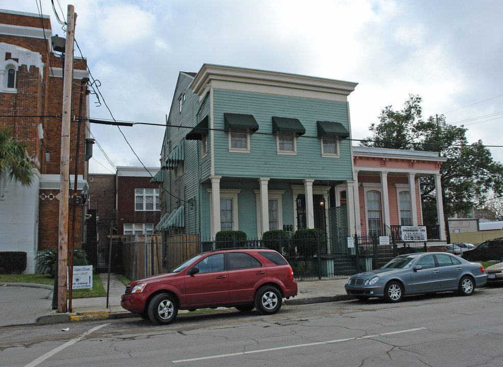 1628 Carondelet St in New Orleans, LA - Foto de edificio