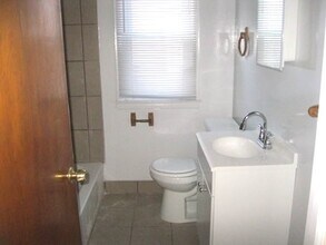 21536 Panama St in Warren, MI - Building Photo - Building Photo