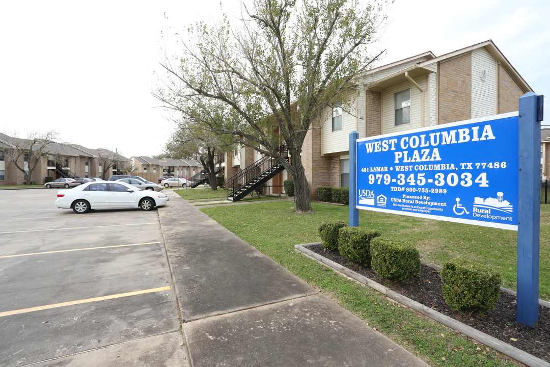 West Columbia Plaza Apartments in West Columbia, TX - Foto de edificio