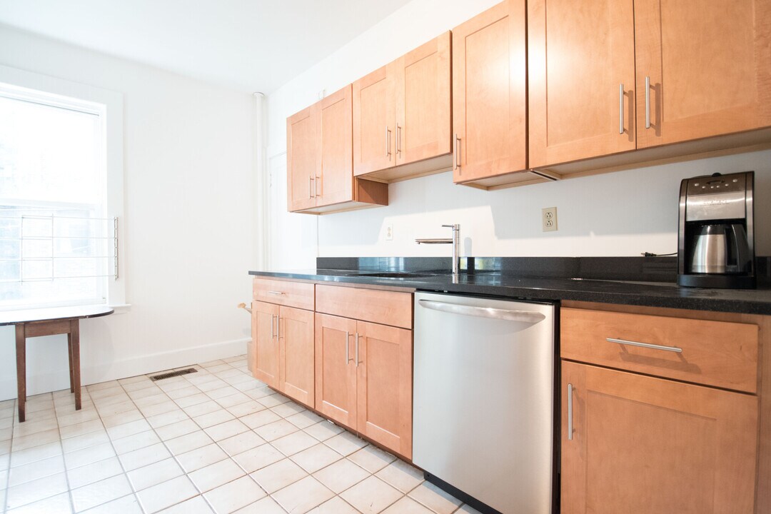 126 Glenville Ave, Unit 1 in Boston, MA - Foto de edificio