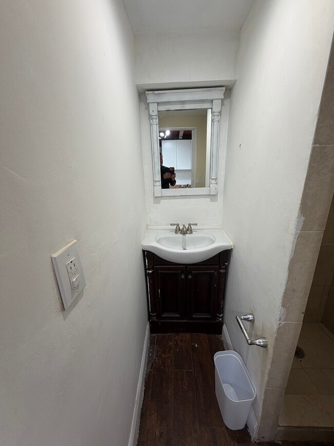 1410 N 65th Ter, Unit b in Hollywood, FL - Building Photo - Building Photo