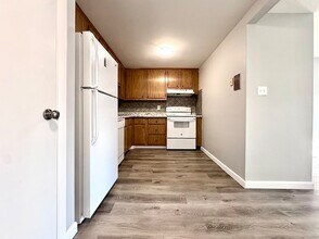 16 Old Colony Ln, Unit 12 in Arlington, MA - Building Photo - Building Photo