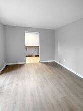 114 McLaughlin Rd in Coraopolis, PA - Building Photo - Building Photo
