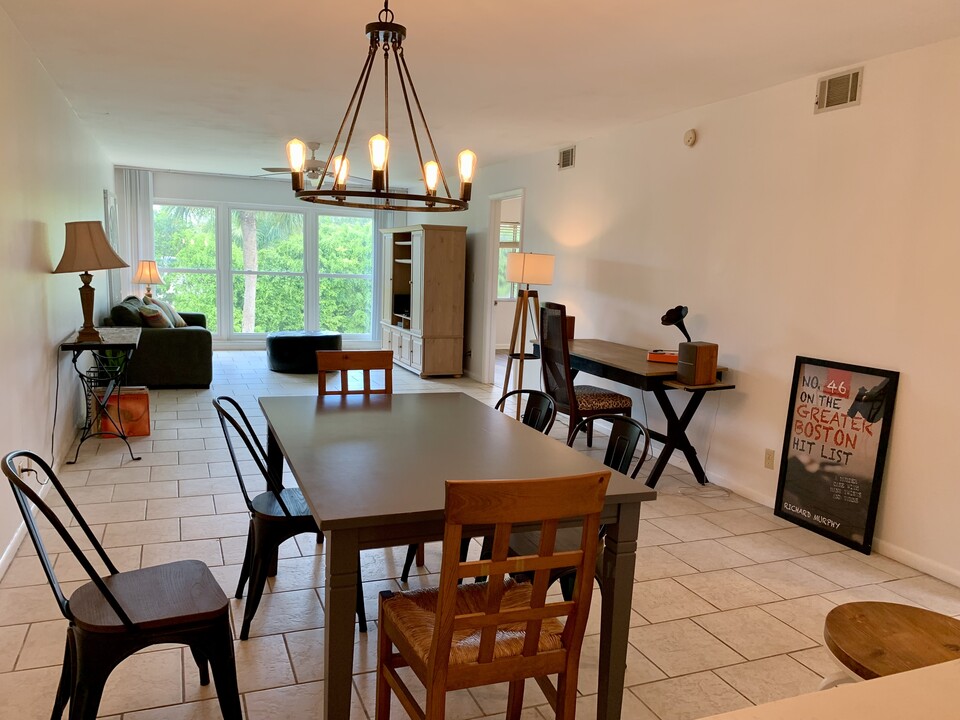 118 Palm Dr in Naples, FL - Building Photo