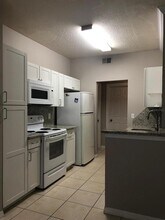 2632 Robert Trent Jones Dr in Orlando, FL - Foto de edificio - Building Photo