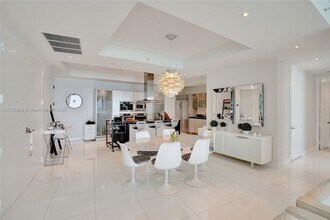 18201 Collins Ave, Unit # 3804 in Sunny Isles Beach, FL - Foto de edificio - Building Photo