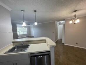 3390 Pinewalk Dr N in Margate, FL - Building Photo - Building Photo