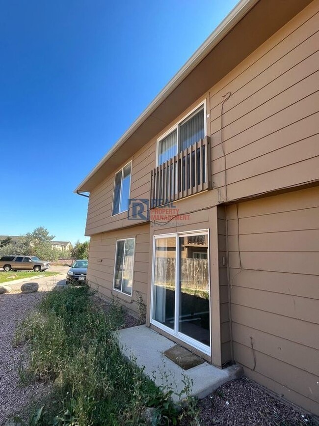 property at 4340 Loomis Ave