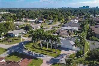 60 4th St in Bonita Springs, FL - Building Photo - Building Photo