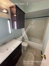 1000 Rambling Oaks Dr in Norman, OK - Building Photo - Building Photo