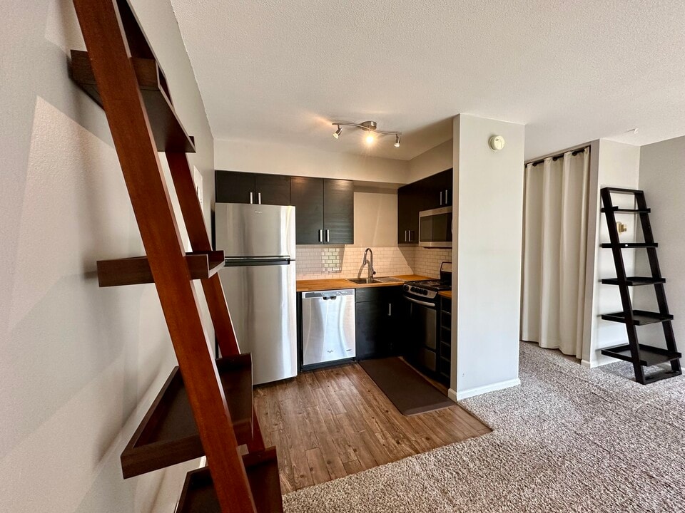 955 Eudora Street #105 in Denver, CO - Building Photo