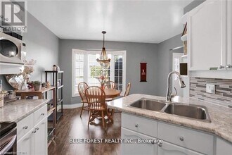 70 Chapman Ct in London, ON - Building Photo - Building Photo