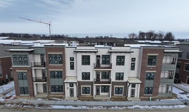 Hyde Park Towns & Flats in Noblesville, IN - Building Photo - Building Photo