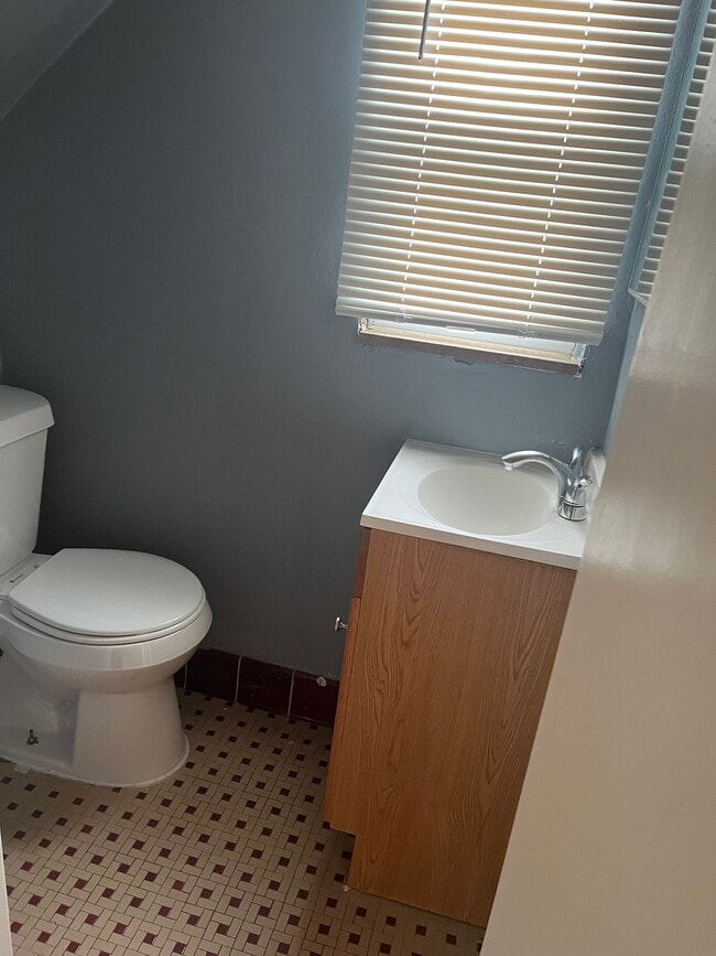 15205 Maplewood Ave in Eastpointe, MI - Building Photo - Building Photo