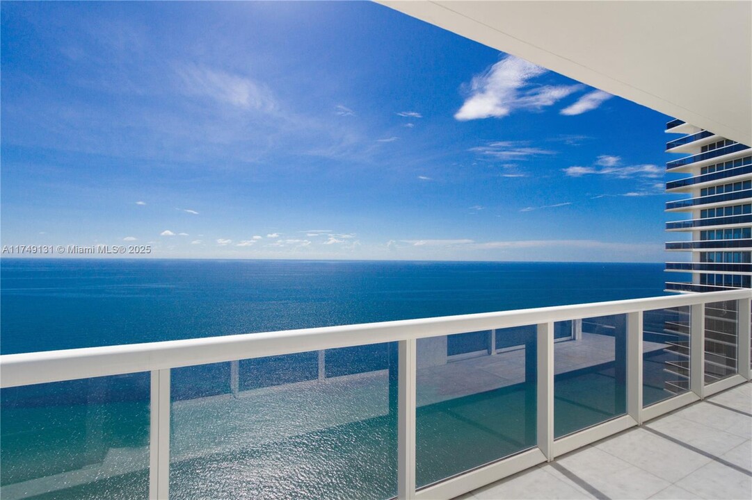 1800 S Ocean Dr in Hallandale Beach, FL - Building Photo