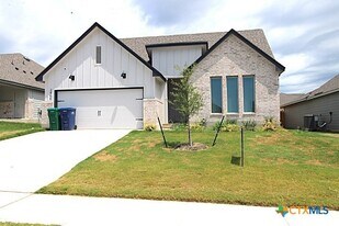 2466 Bee Crk Dr in Copperas Cove, TX - Building Photo
