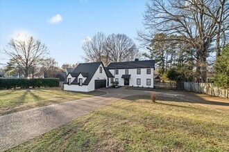 1361 Poplar Ridge Dr in Memphis, TN - Building Photo - Building Photo