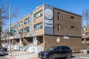 167 Riverdale Avenue in Brooklyn, NY - Building Photo