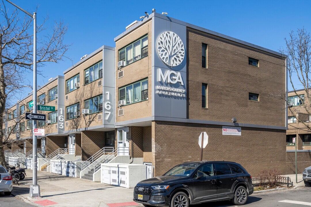 167 Riverdale Avenue in Brooklyn, NY - Building Photo