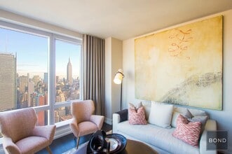 555 Tenth Avenue in New York, NY - Building Photo - Building Photo