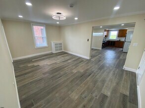 105 W Merchant St in Audubon, NJ - Building Photo - Building Photo