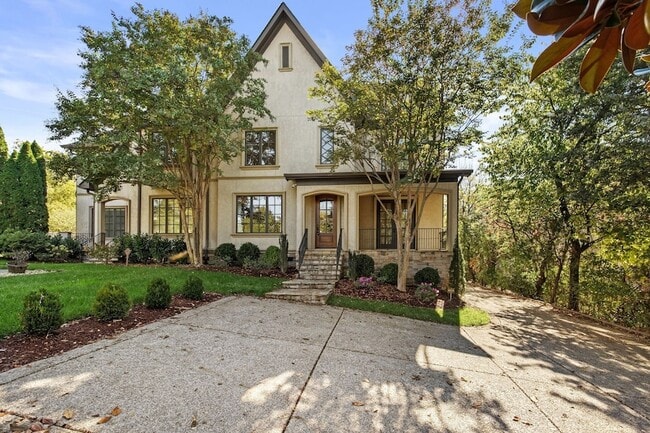 property at 2019 Overhill Dr