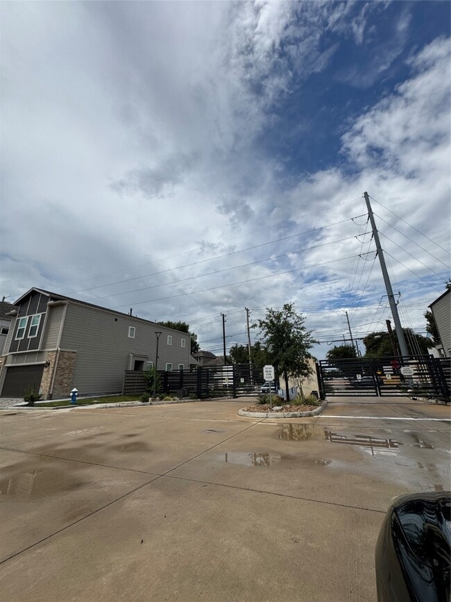 8207 Rising Stream Dr