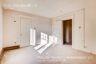 5216 15th Ave NE in Seattle, WA - Building Photo - Building Photo
