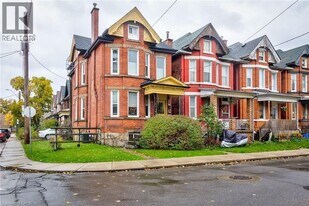 44 Ashley St in Hamilton, ON - Building Photo