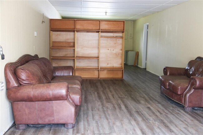 408 S Lasalle St-Unit -F in Navasota, TX - Building Photo - Building Photo