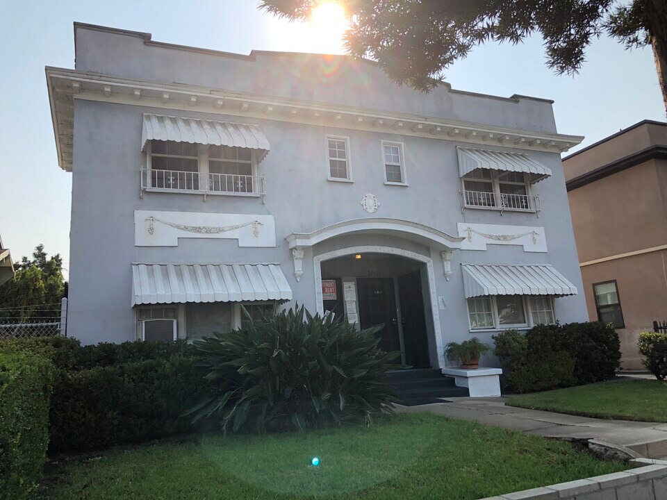 2914 S Normandie Ave in Los Angeles, CA - Building Photo