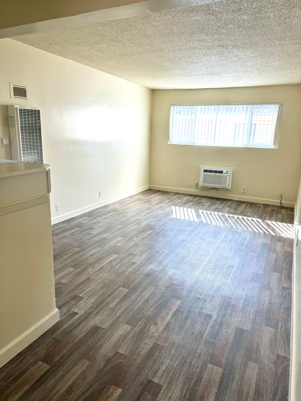 6248 N San Gabriel Blvd